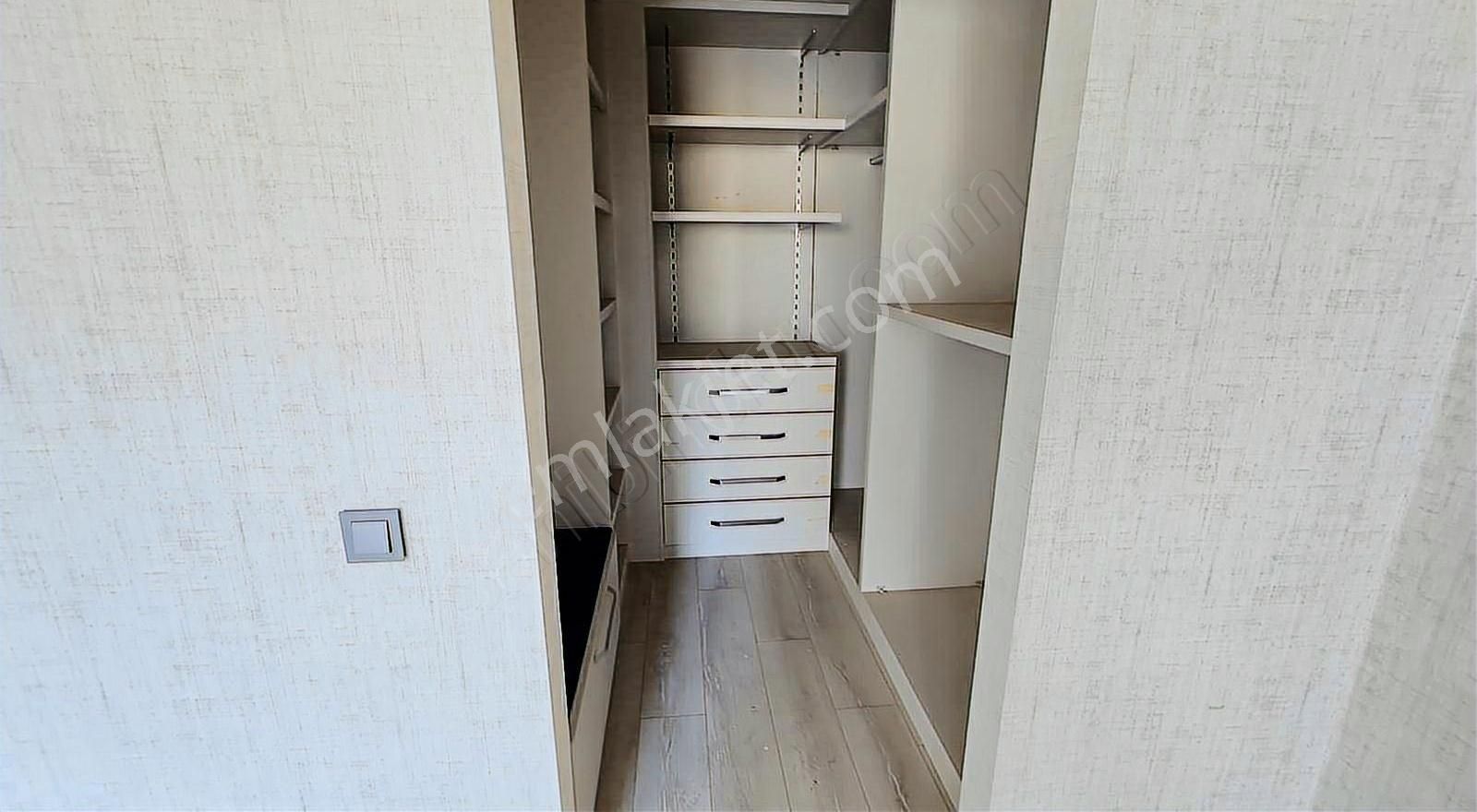 Konutzenden Menekşe Park Konutlarında Sıfır 4+1 Daire