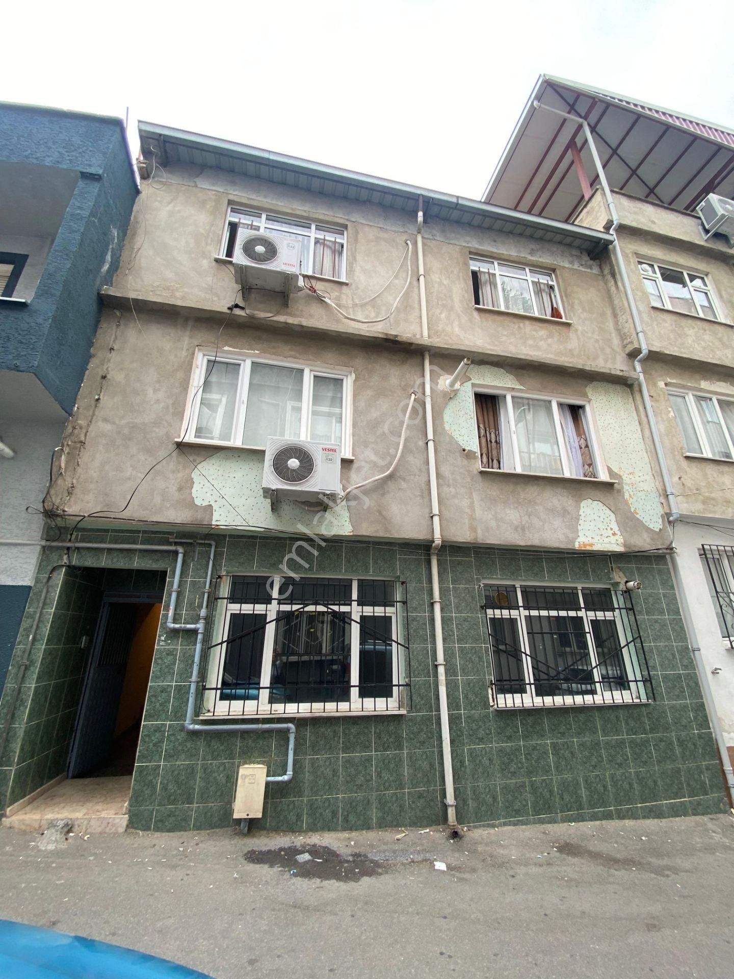 Bursa Yıldırım Selçukbey Mahallesinde 3 Katlı Müstakil Bina
