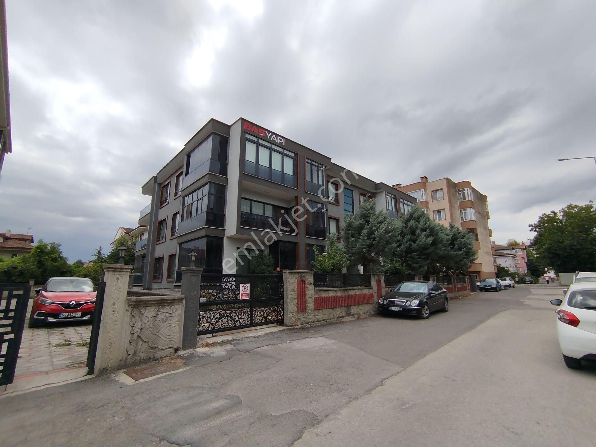 Remax Hür Yeşim Kara'dan Avm Yanı 2+1 Kiralık Daire