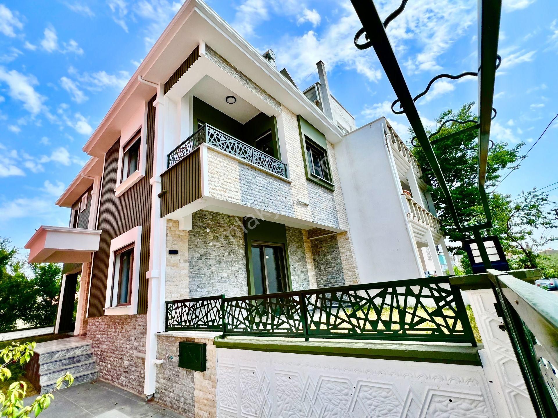 Berkay Demirel'den Kazdağlarında Büyüleyici Manzaralı 3+1 Villa