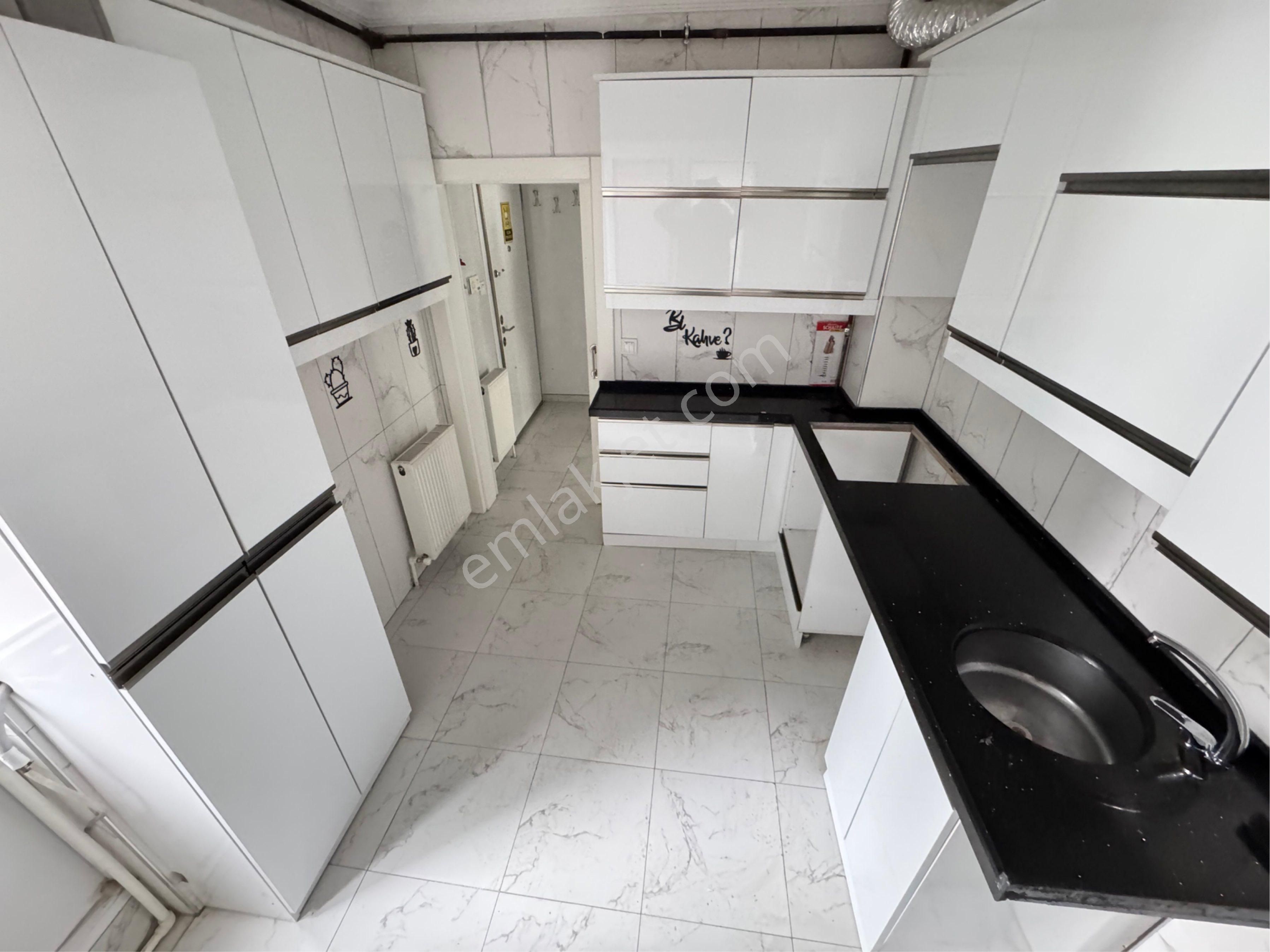 (3207) Dışkapıda Metro-hastane Yakını Katta 3+1 Fırsat Dairesi