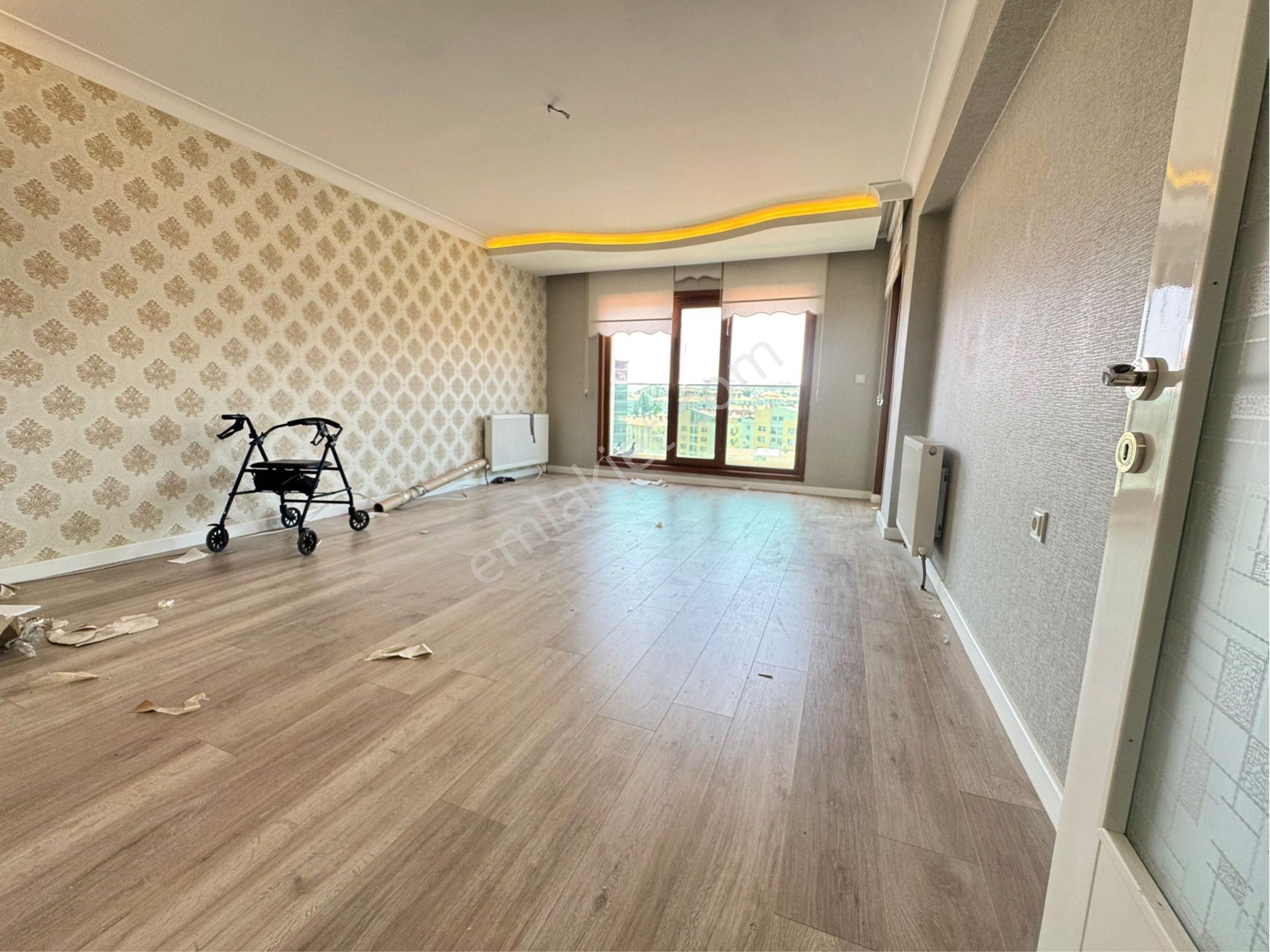 (3208) Uyanış Mahallesi 4+1 Kapalı Teraslı Asansörlü Full Yapılı Dubleks