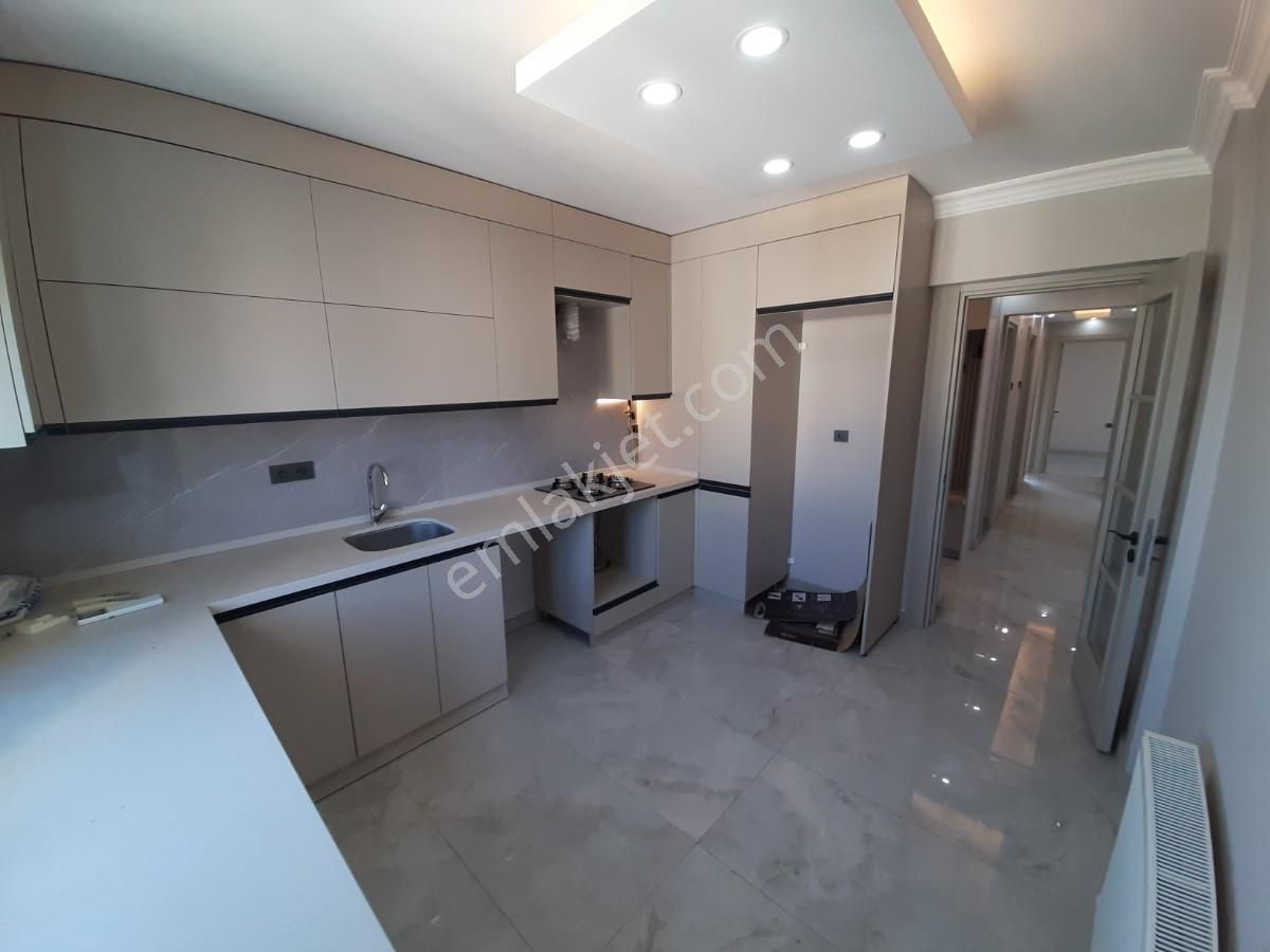 Turyapdan Bayraklıda Deniz Manzaralı Full Tadilatlı Satılık - Görsel 5