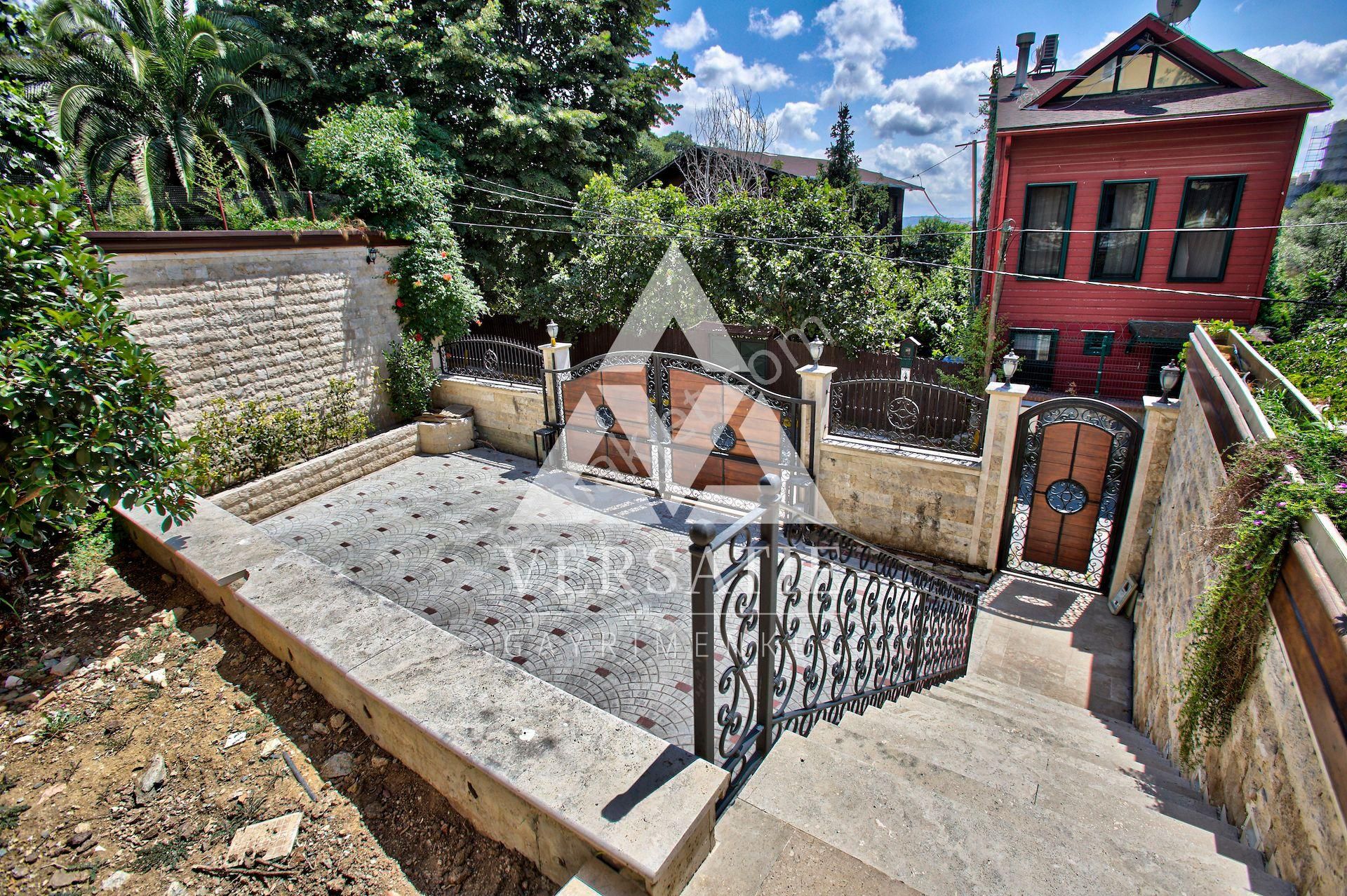 Rumeli Hisarı'nda Manzaralı Bahçeli Satılık 4+2 Köşk - Görsel 6