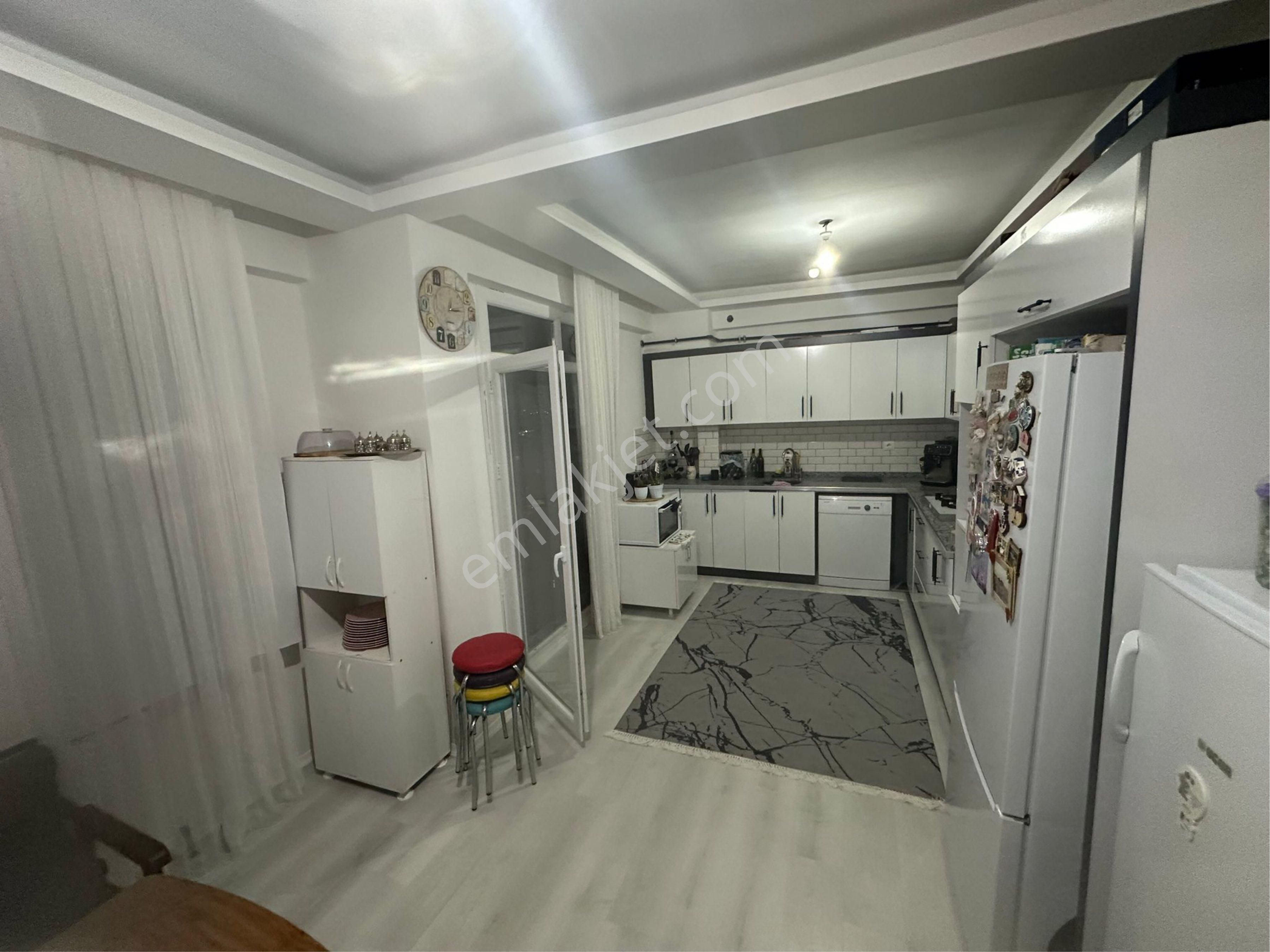 Üçkuyu Bubya Yapı Da Satılık 3+1 Uygun Fiyatlı Daire