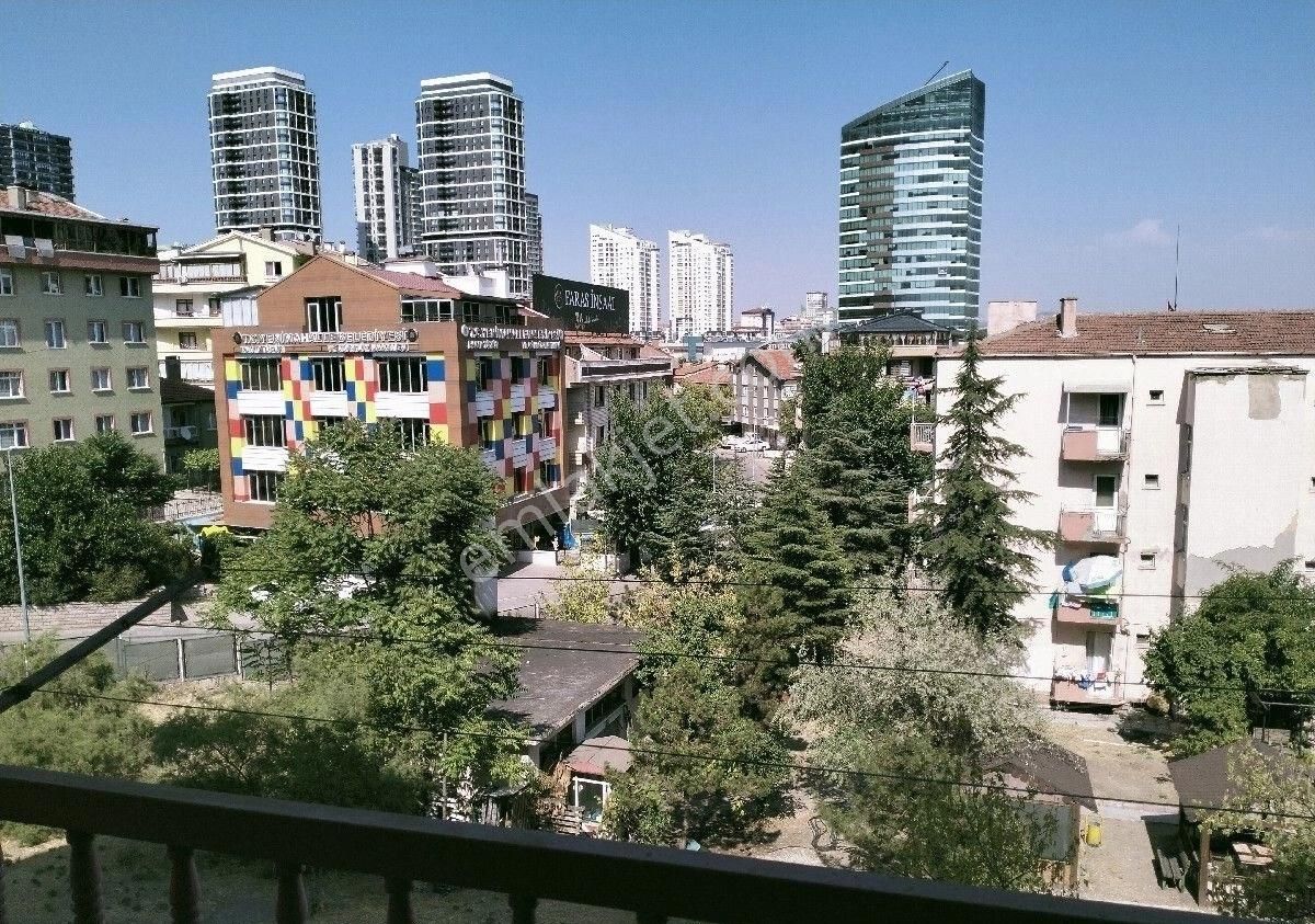 Zeliş Emlak'tan Yenimahalle Merkezde Etlik Şehir Hastanesi Ve İvedik Metro Yürüme Mesafesinde