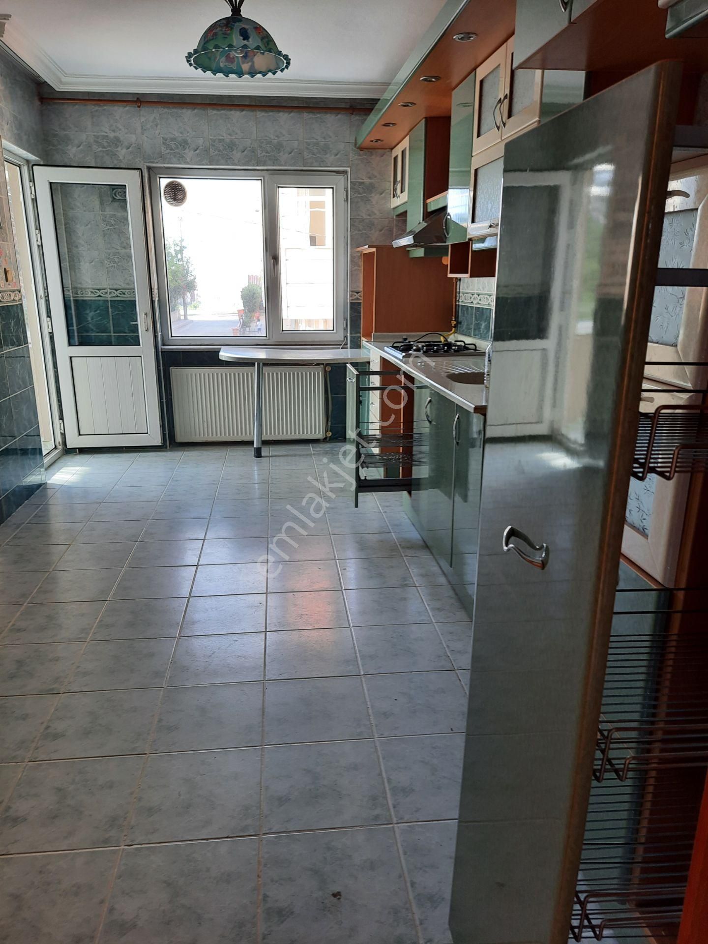 3 Cephe Deniz Manzaralı 150 M.kare Ara Kat Daire
