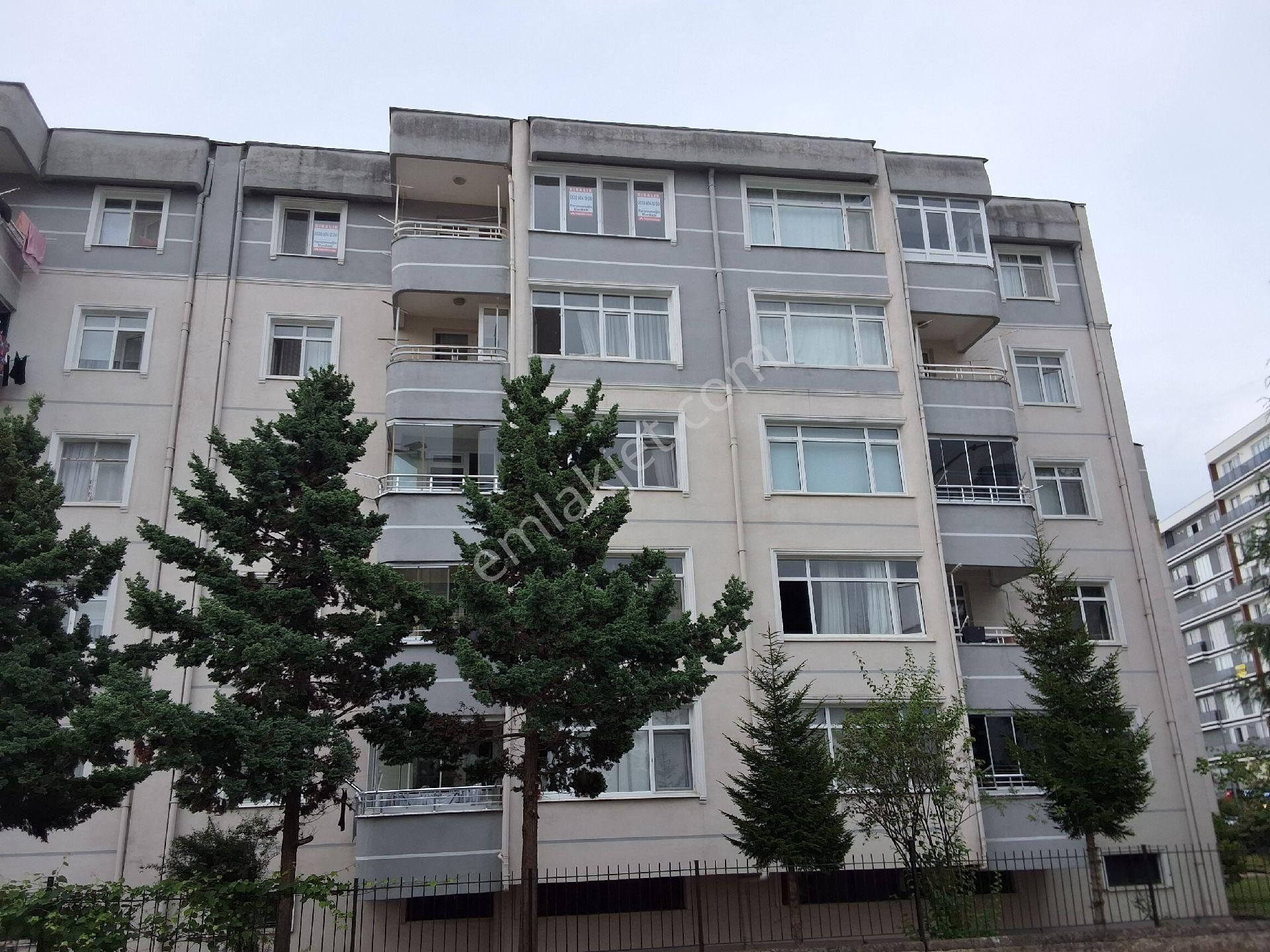 Karamanoğlu Emlak'tan Geniş Ve Kullanışlı Daire
