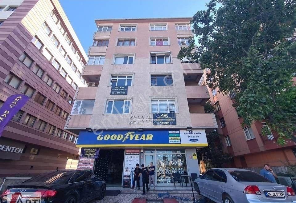 İnönü Caddesi Üzerinde Metro Yakını İşyeri Kullanımlı 3+1 Kiralık