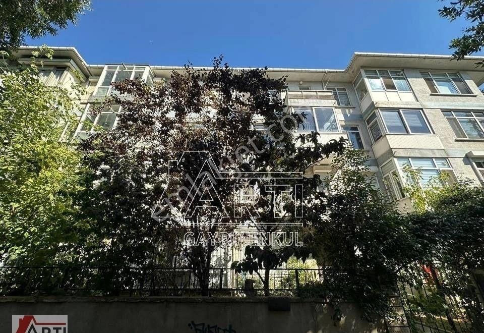 Caddebostan Sahilde Geniş 3+1 Balkonlu Kiralık Daire