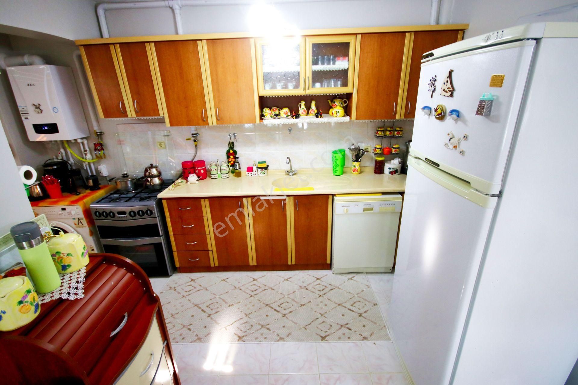 🛑🛑aktif'ten Akçay'da Satılık Eşyalı Otoparklı Kombili Arakat Ön Cephe 2+1 Daire