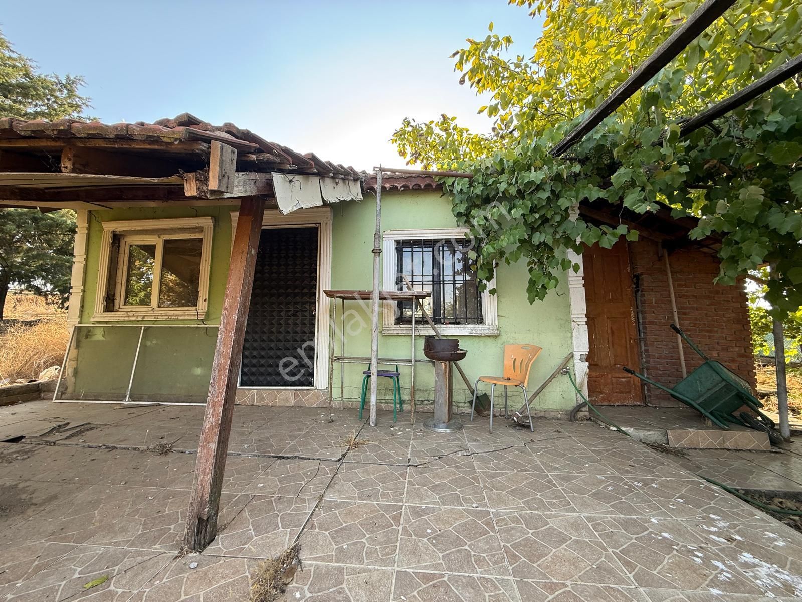 Edirne Merkez Avarız Köyü Tek Tapu 2076 M² Satılık Arazi