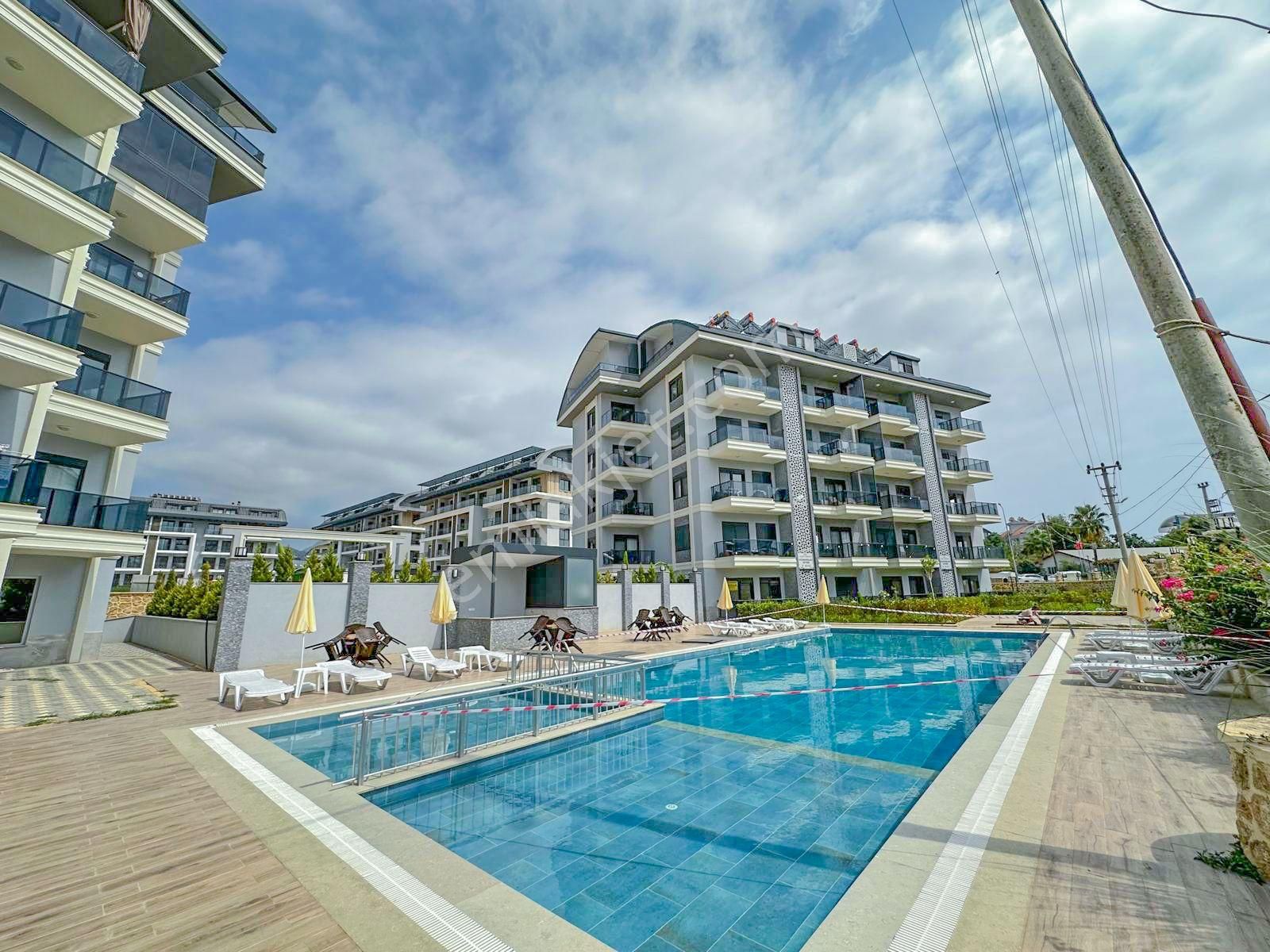 Alanya Oba Çarşamba'da Kiralık Site İçi Aktiviteli 1+1 Daire