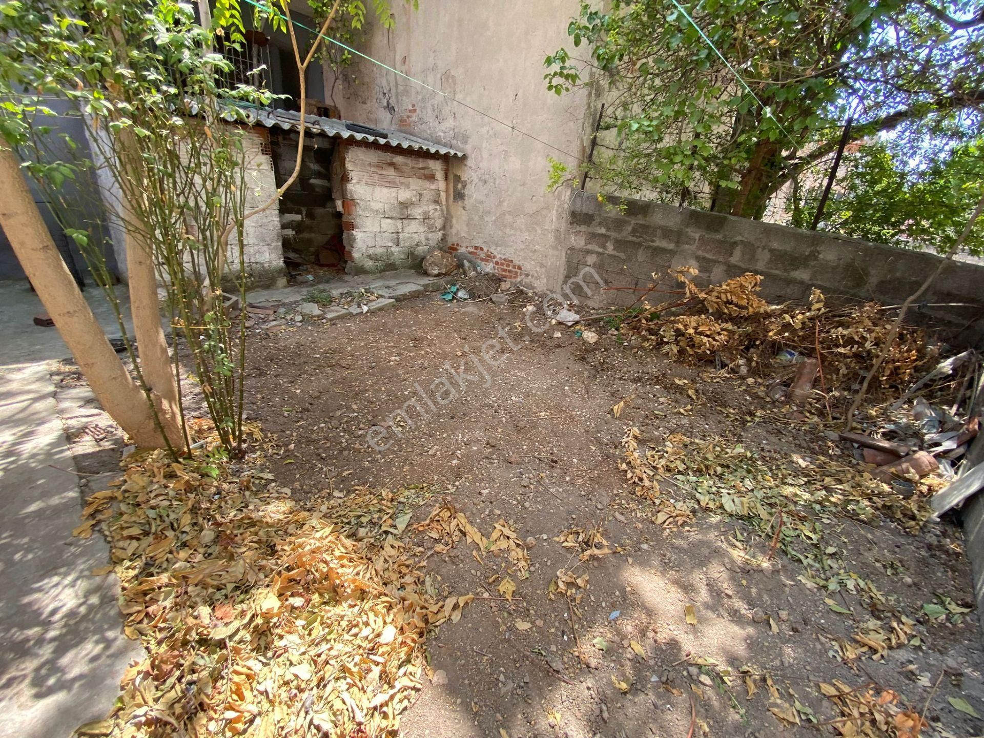Acill Konak Ulubatlı Mah.de 120m2 Arsa İçerisinde Tek Katlı Çatılı Müstakil Ev - Görsel 10