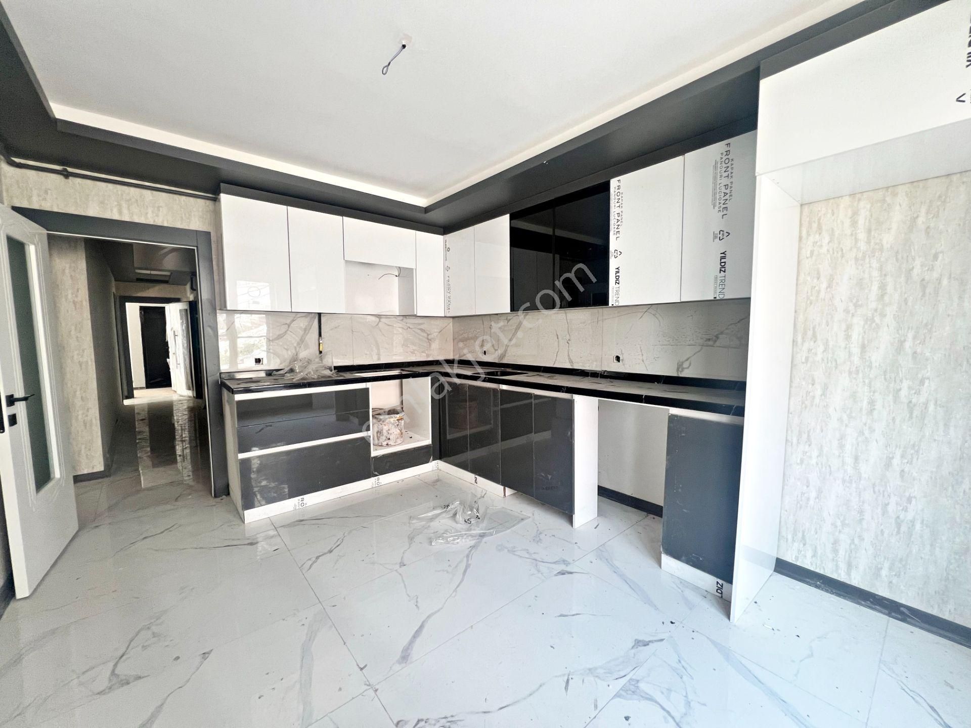Cihandan Takasa Uygun Sıfır Binada Ultra Geniş 3+1 Daire