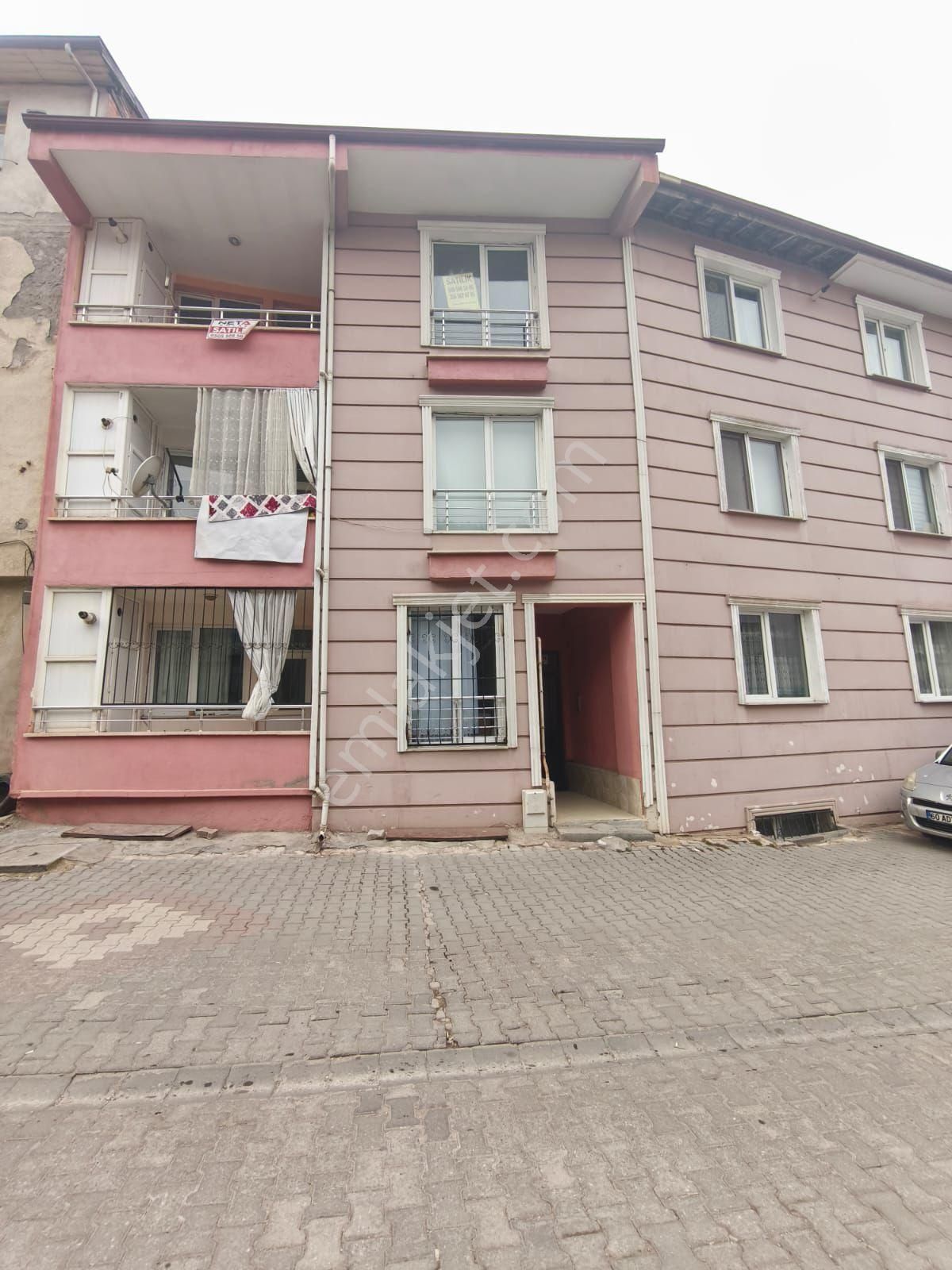 Dabakhane Cami Yanında 5+1 Satılık Dublex Daire