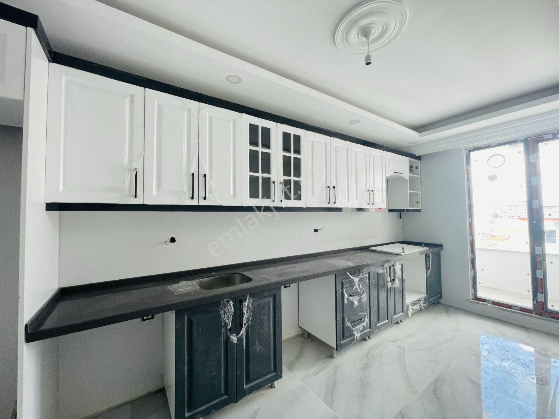 Güven'den Kapaklıda Ön Cepheli Ebeveyn Bonyolu Satılık 2+1 Daire