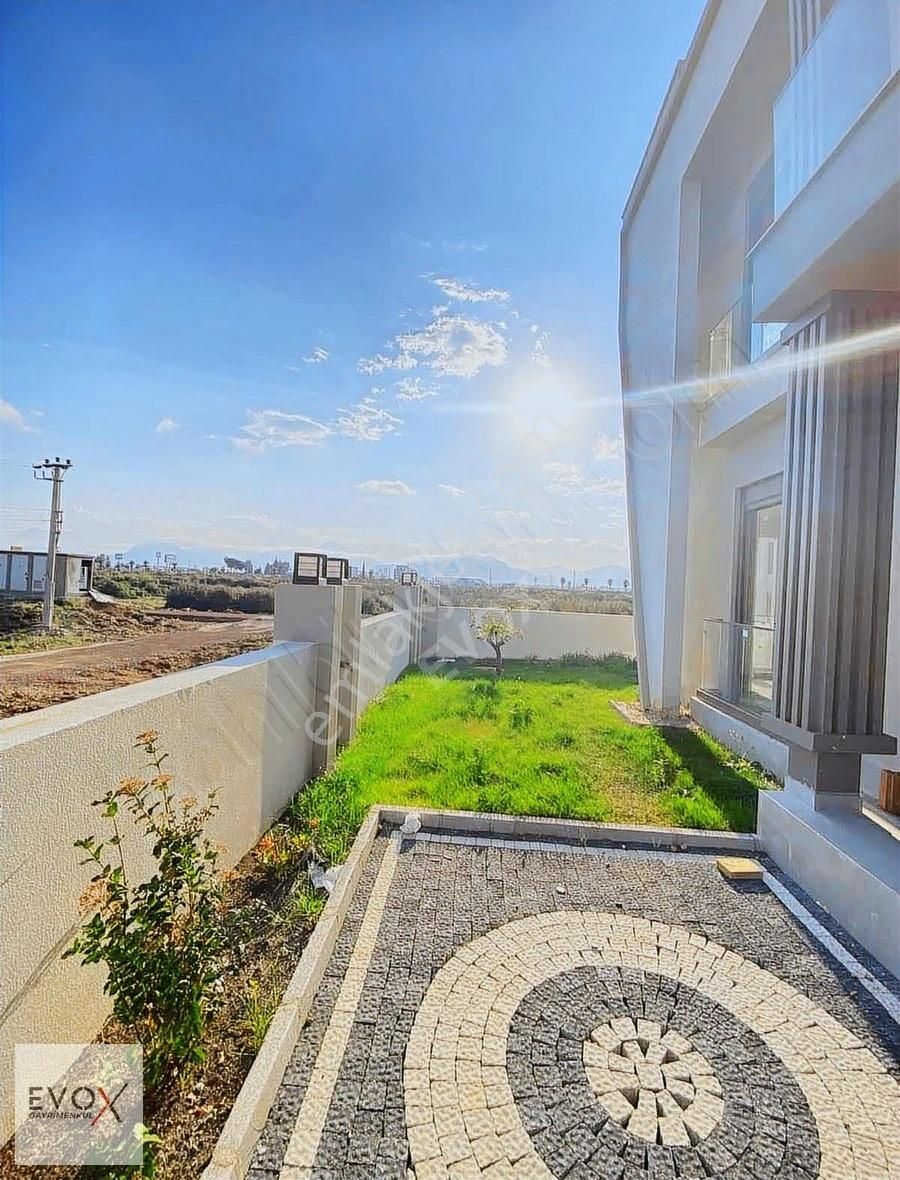 Döşemealtında Muhteşem Villa