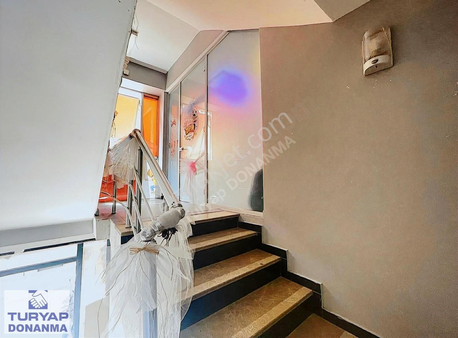 Gölcük Merkez En İşlek Cadde Kiralık Dükkan / Ofis