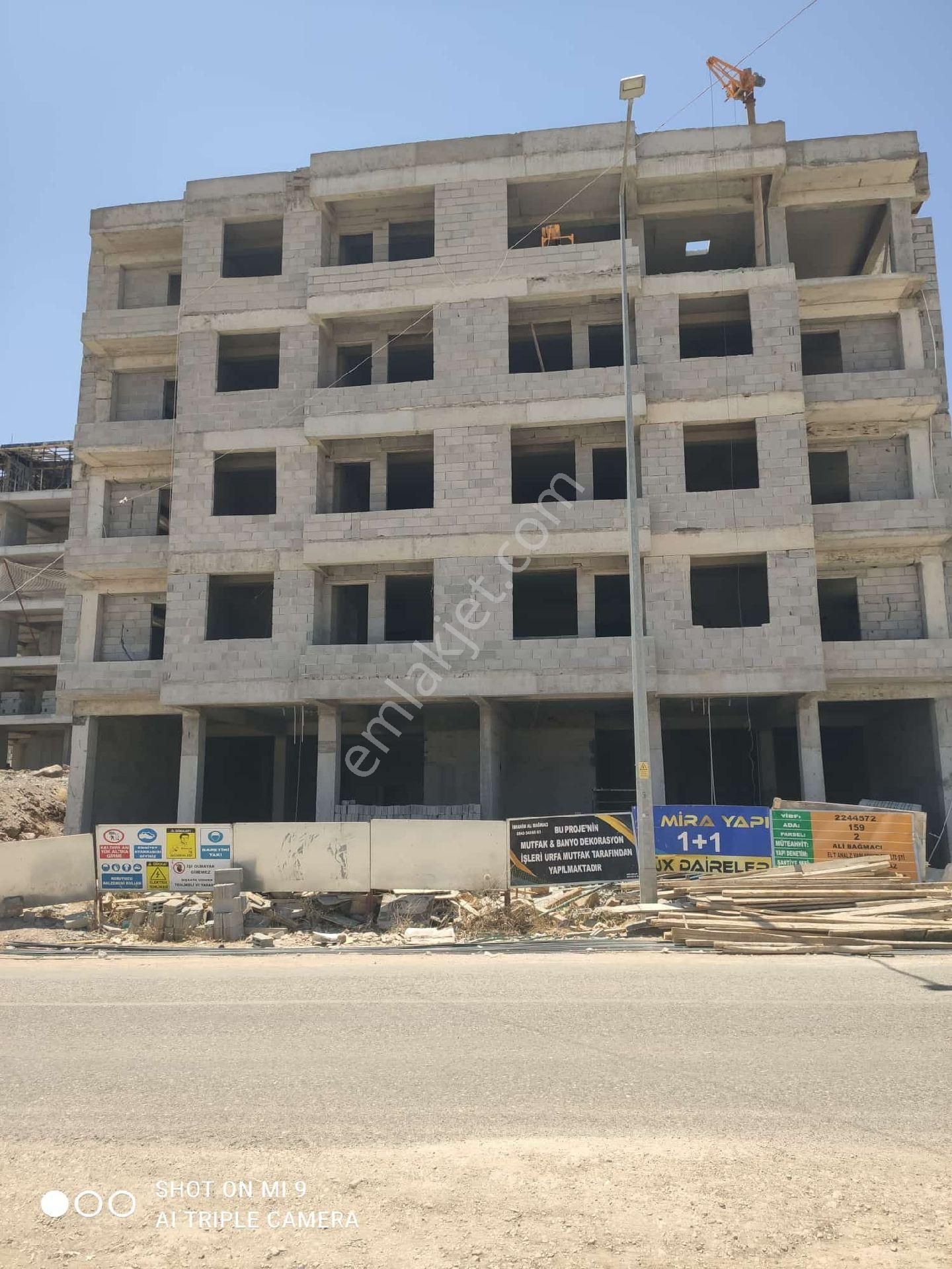 Seyrantepe 25 Metre Yol Üzerinde 1+1 Sıfır Lüx Daire
