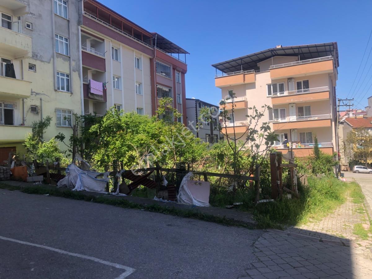 Hüseyin Ülkerden Köşe Arsa Derebahçede 155 Metrekare