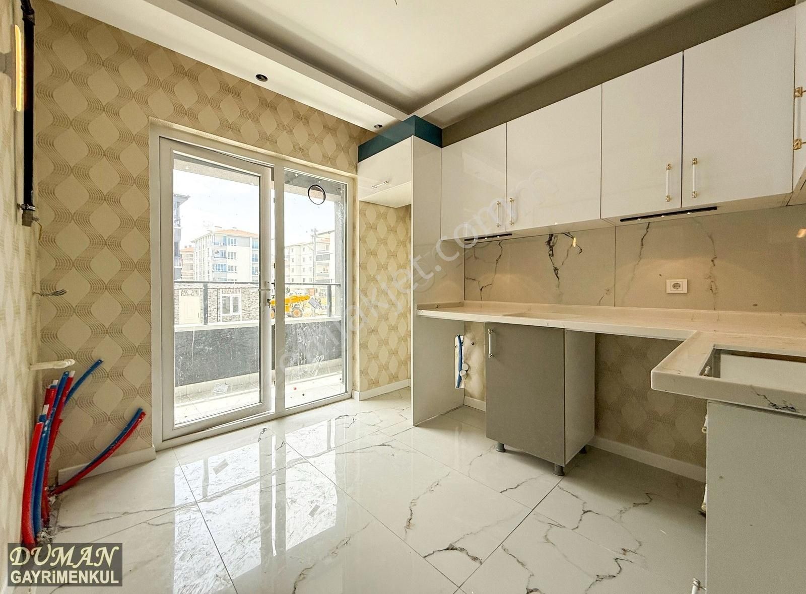 Ayaş Yoluna Çok Yakın Tam Merkezde 3+1 Gerçek Y.giriş Daire