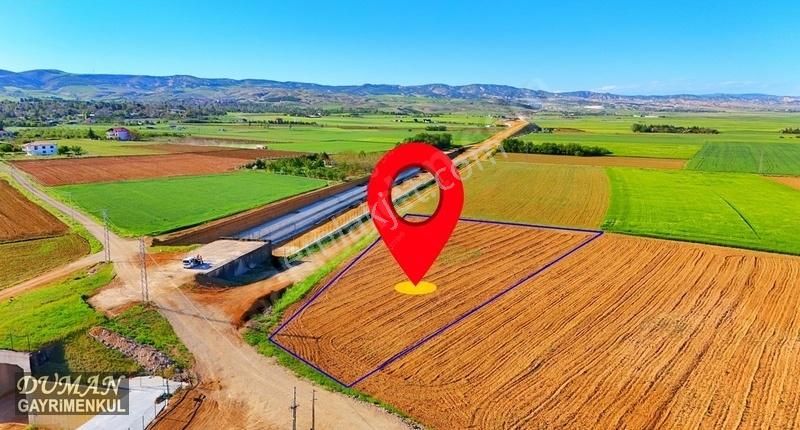 Duman'dan İlyakut'ta Köşebaşı 3330 M² Satılık Tek Tapu Bahçe