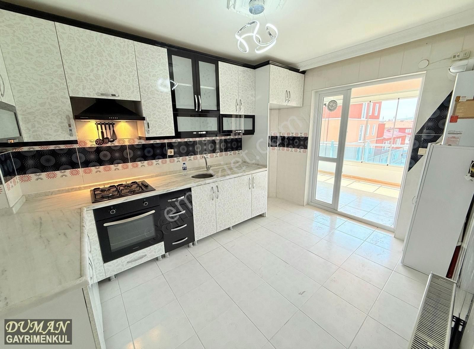 Duman'dan Cadde Üzeri Arakatta 3+1 Full Yapılı Daire