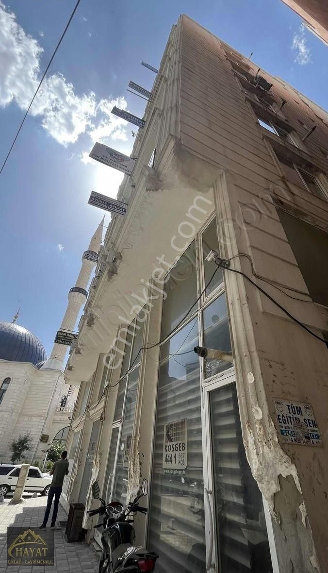 Galeria İş Merkezinde Kiralık Ön Cephe 1+1 Ofis
