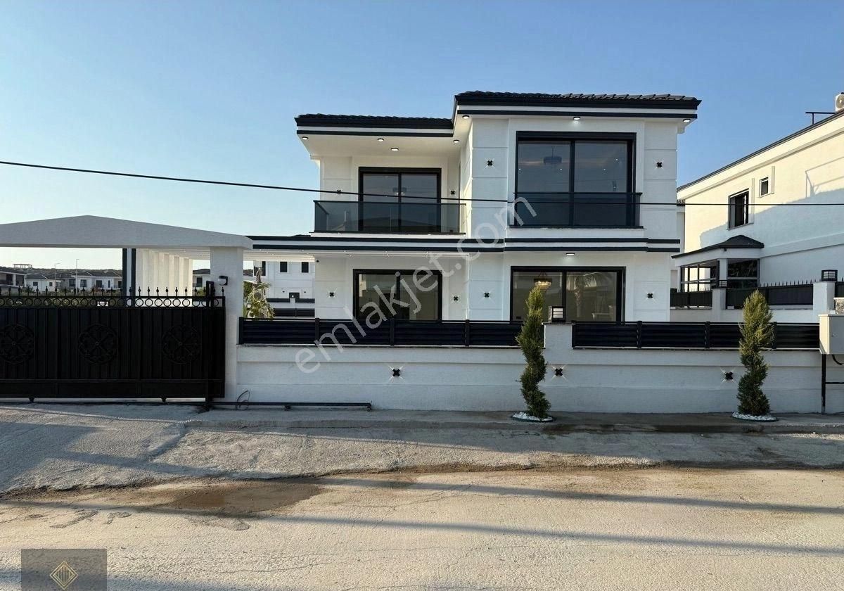 Didim’de Satılık Ultra Lüx 4+1 Ayrı Mutfak Akıllı Ev Sistemli Havuzlu Otoparklı Villa Alyınkuma 5 Dk