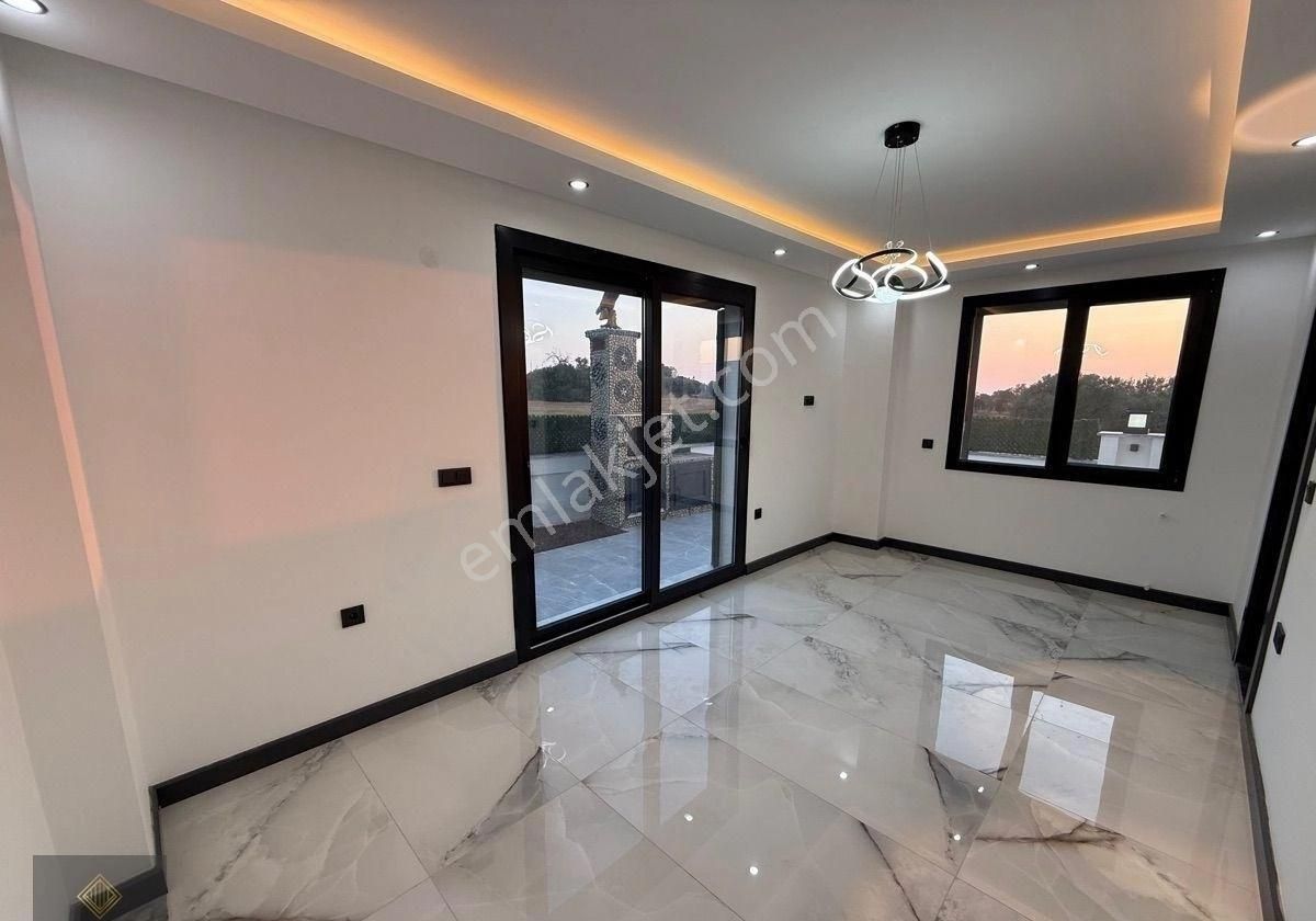 Didim’de Satılık Tam Müstakil 4+1 Akıllı Ev Sistemli Havuzlu Otoparklı Lüx Villa Altınkuma 8 Dakika - Görsel 27