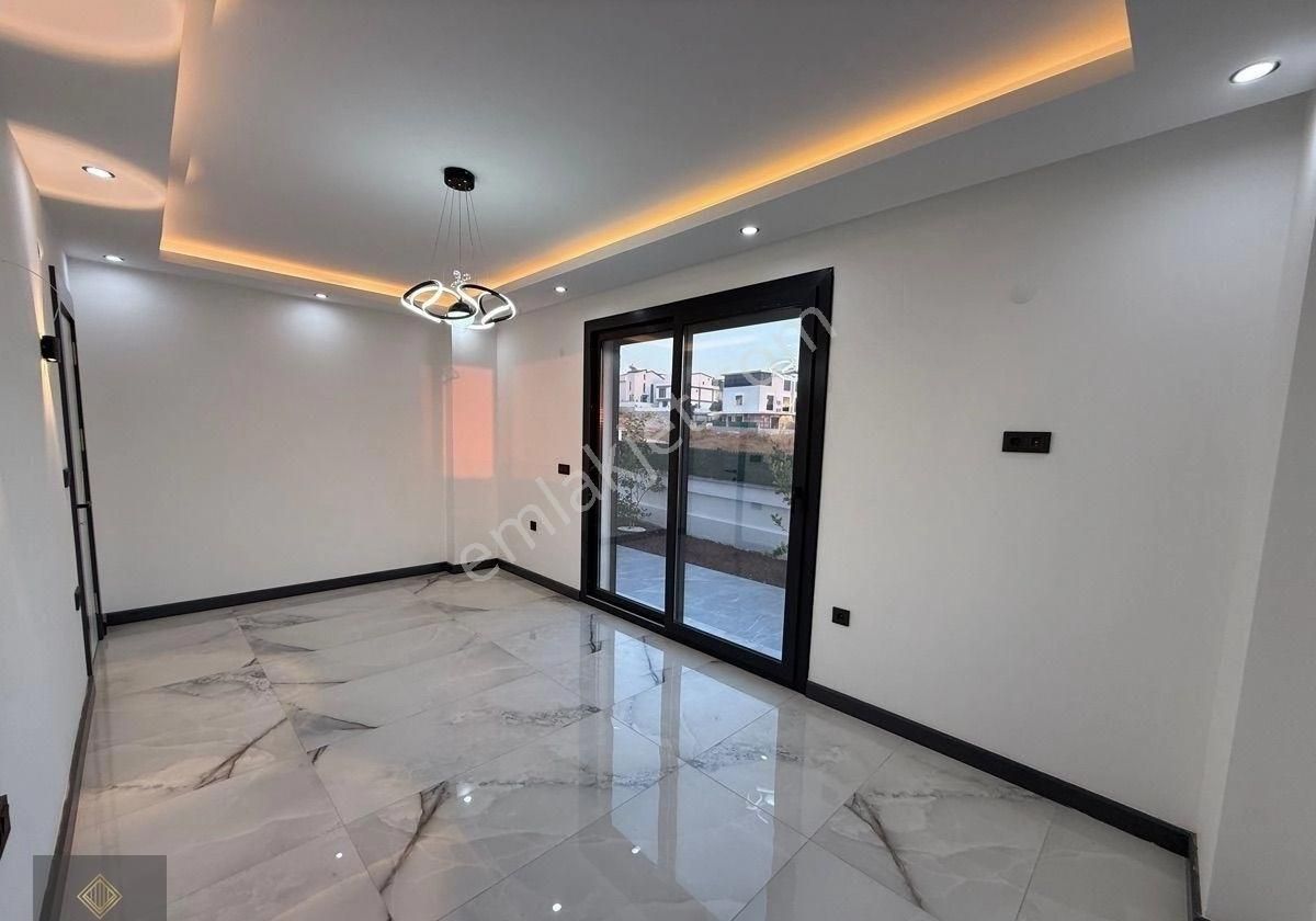 Didim’de Satılık Tam Müstakil 4+1 Akıllı Ev Sistemli Havuzlu Otoparklı Lüx Villa Altınkuma 8 Dakika - Görsel 15
