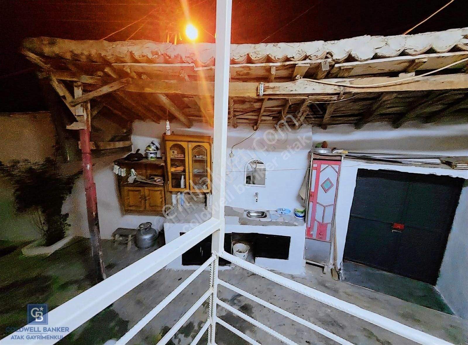 Bayındır Köy İçinde Köşe Konumlu Satılık Müstakil Ev - Görsel 11