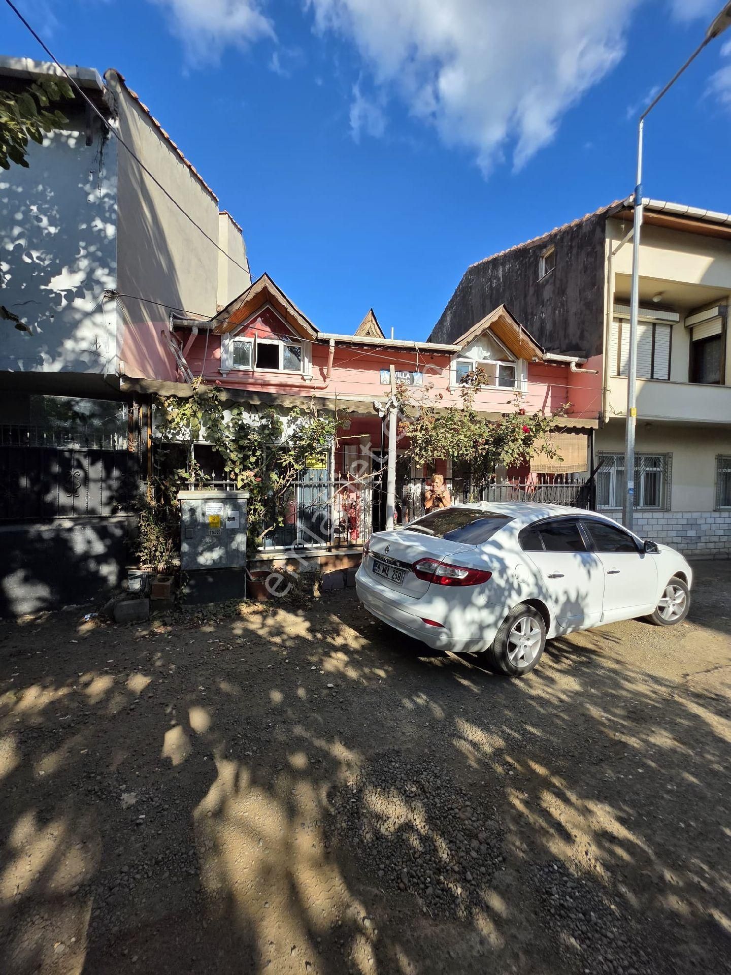 Tekirdağ Altınova Mah 5+1 Mustakil Villa Denize Sıfır Satilik