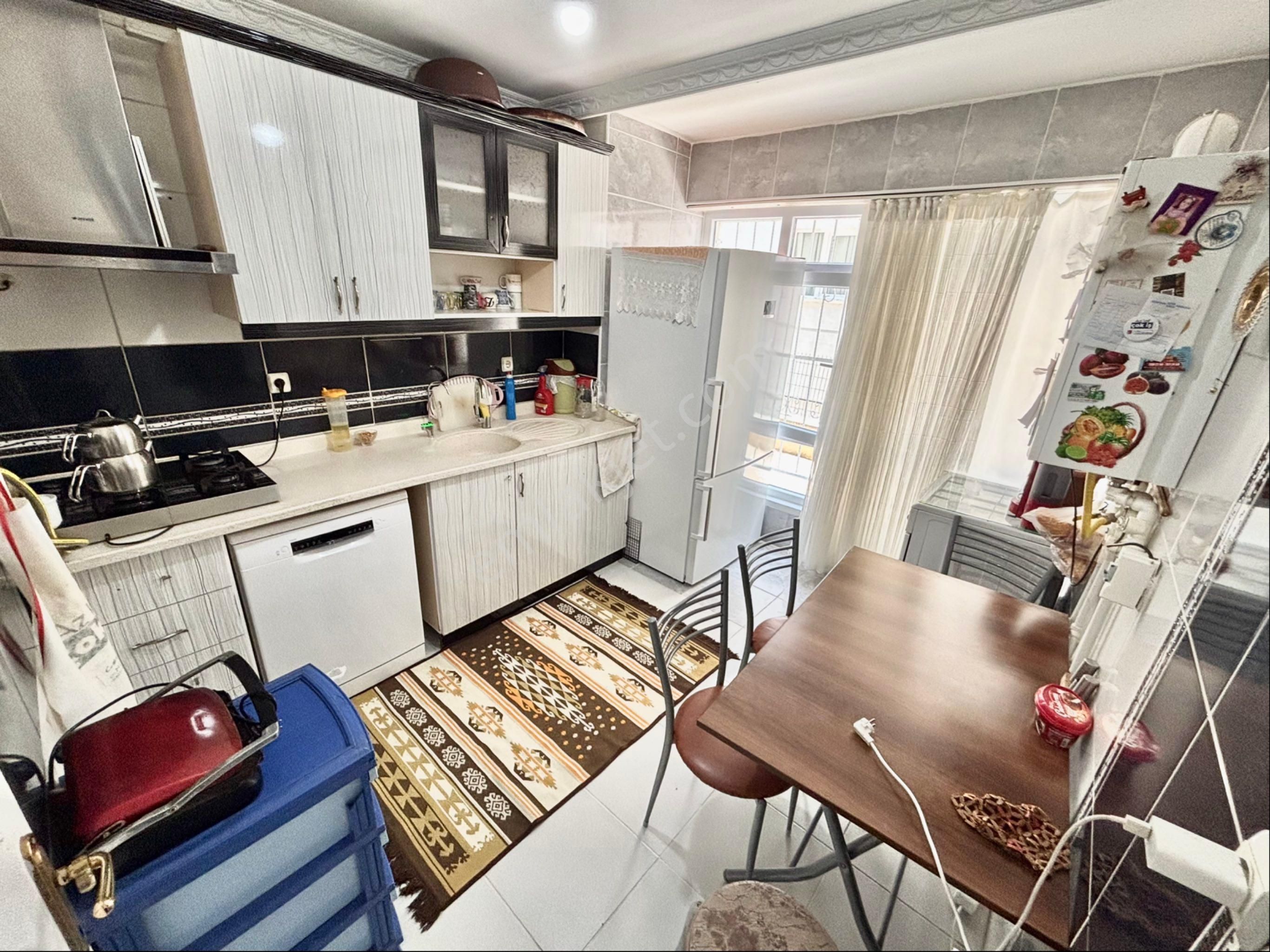 Ufuktepe Cadde Önü Yeni Bina Full Yapılı Ön Cephe Giriş