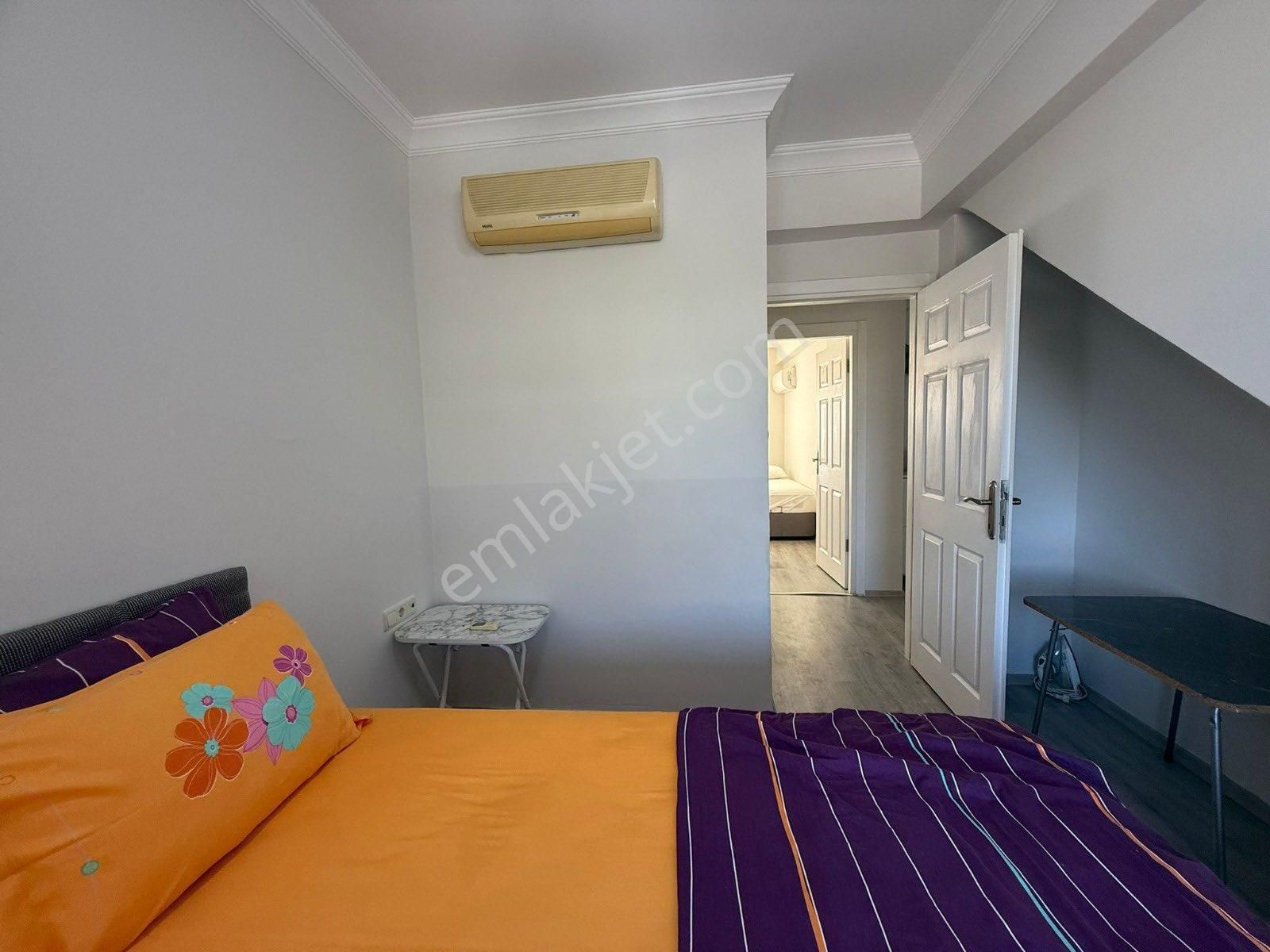 Denize Yakın Özel Plajlı Ünlü Sitede Satılık Üstkat Bakımlı Daire - Görsel 31