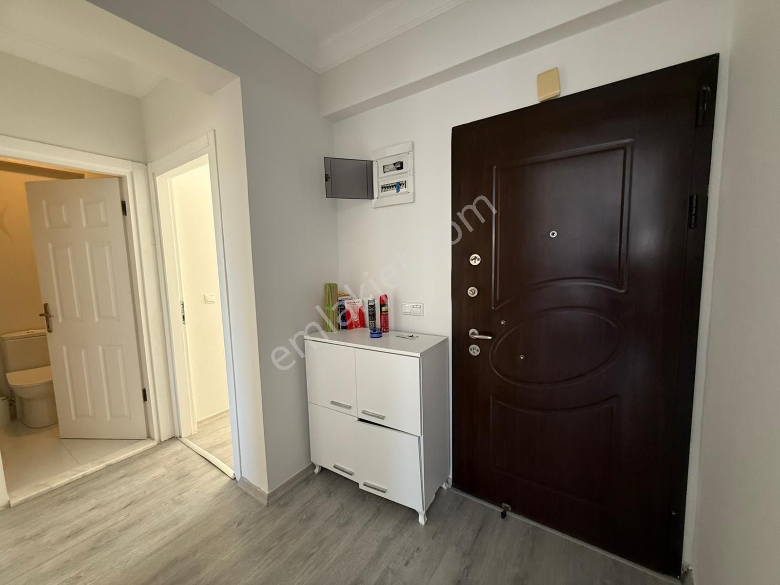 Denize Yakın Özel Plajlı Ünlü Sitede Satılık Üstkat Bakımlı Daire - Görsel 29