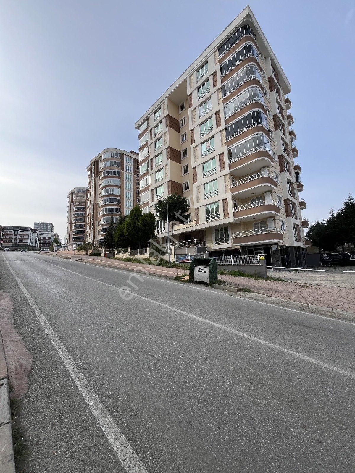 Nişantaşı Cad.3+1 160 M2 Geniş Daire