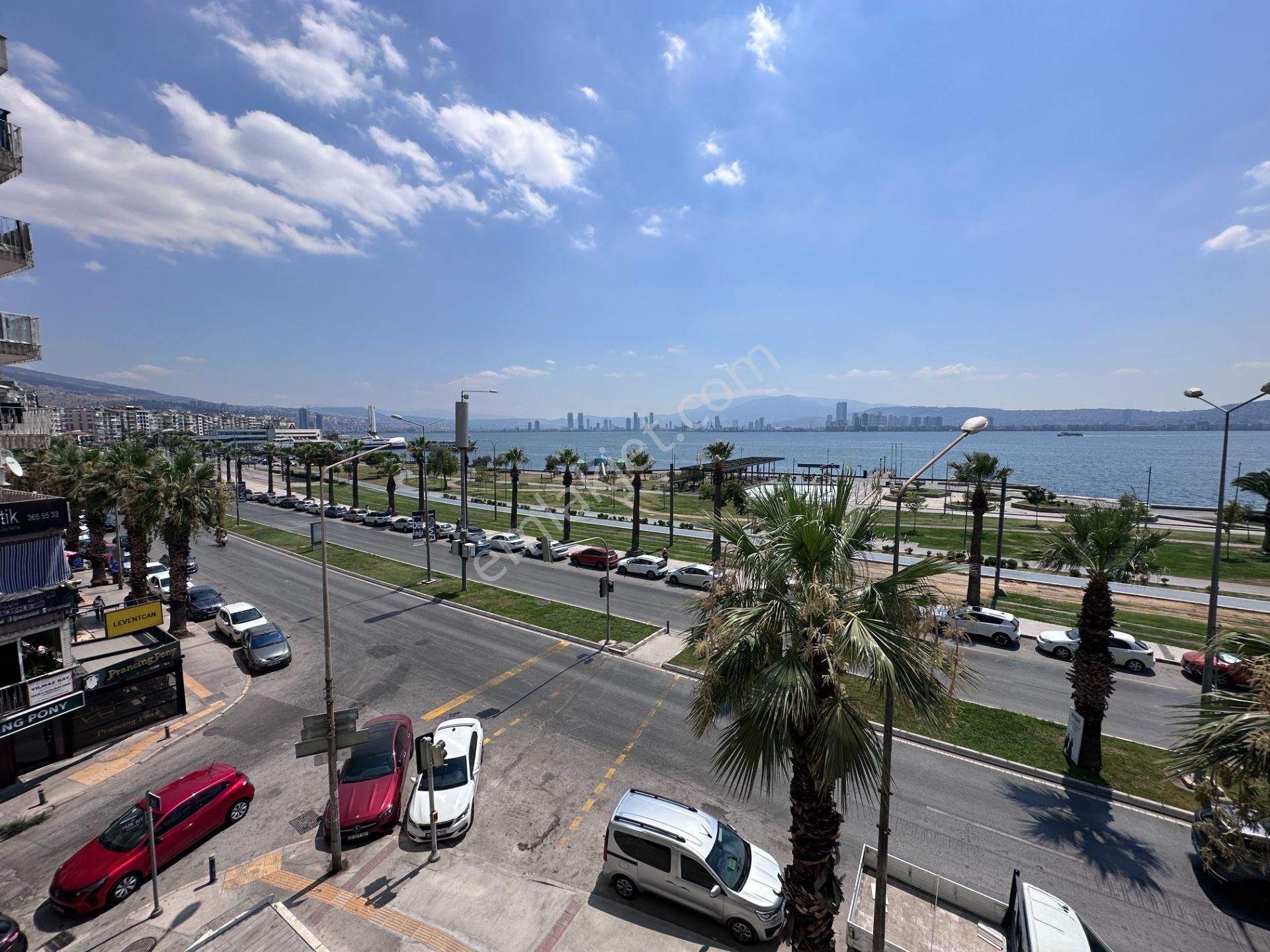 Mert Uçar'dan Kiralık Karşıyaka Yalıda Sıfır Deniz Manzaralı 3+1