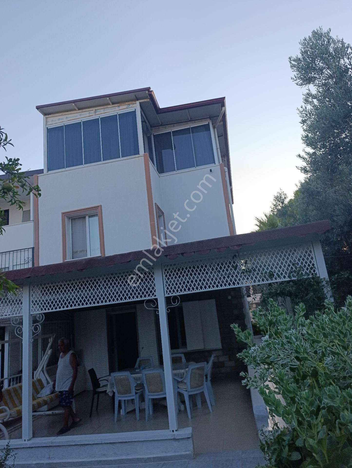 Didim De Büyük Bahceli Mustakil 5+1 Villa