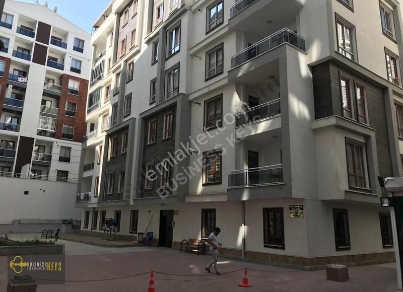 Business Keys Hekimoğlu'ndan Çarşıda 3 Bloklu Sitede 3+1 Daire..