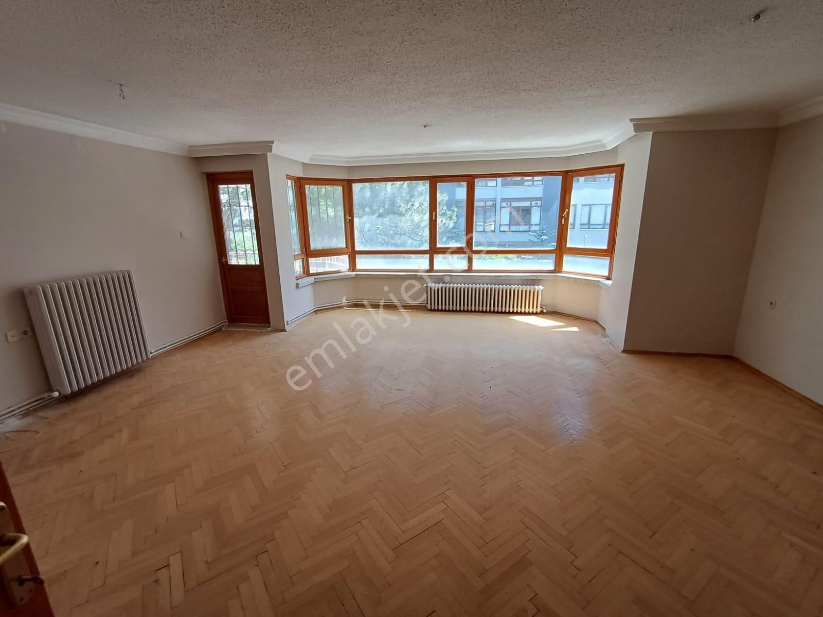 Çankaya Yıldız Sancak Da Turangüneşe Yakın 1.kat 175 M2 4+1 Satılık Daire