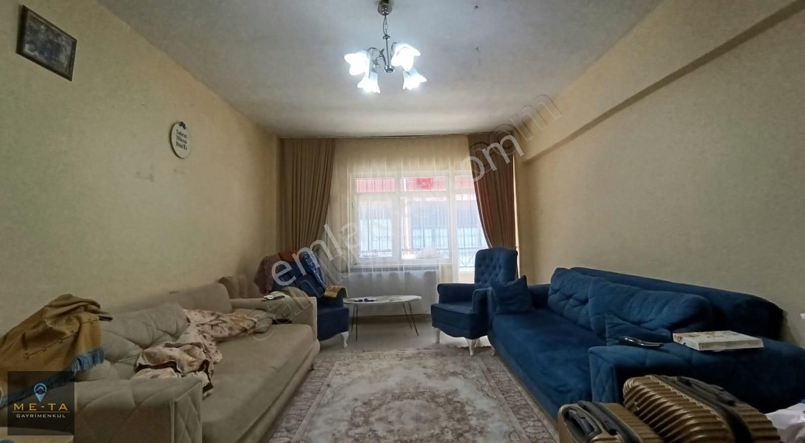 Cumhuriyet Mahallesinde 3+1 Satılık Yüksek Giriş