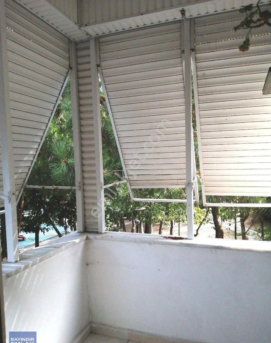 Ümraniye,atakent'te,3+1,2.kat,2 Balkonlu,asansörlü,otoparklı,site İçi Bınada,kiralık Daire