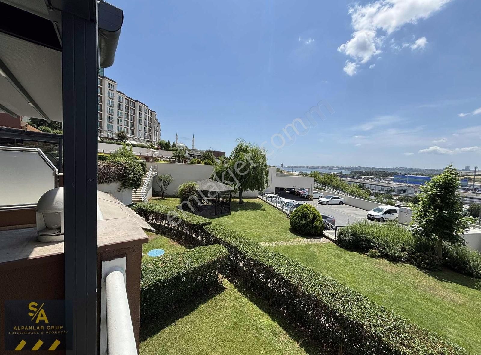 2.79 Faiz Oranı Divan Residence 2+1 Bahçe Teraslı Göl Manzaralı
