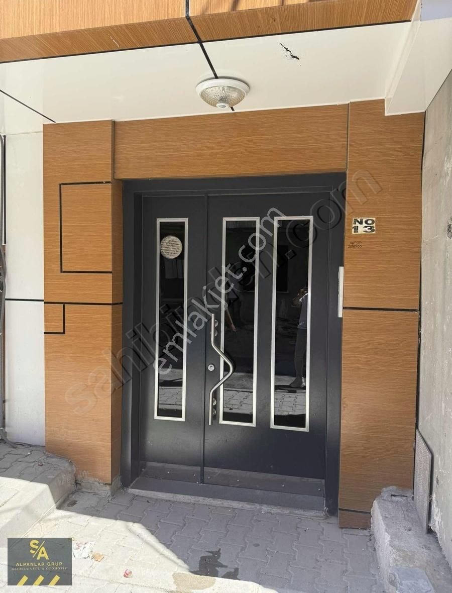 Alpanlardan Satılık 2+1 90 M2 İstasyon Mah.