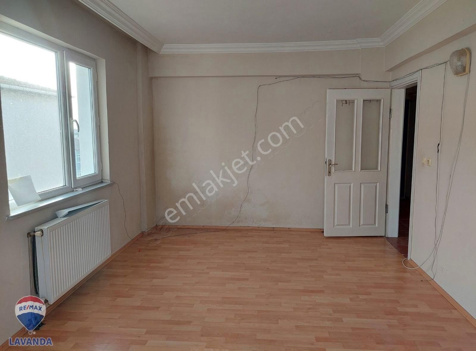 Cadde Üzeri 2+1 Daire | 2 Balkonlu, Boş Ve Hemen Teslim - Görsel 2