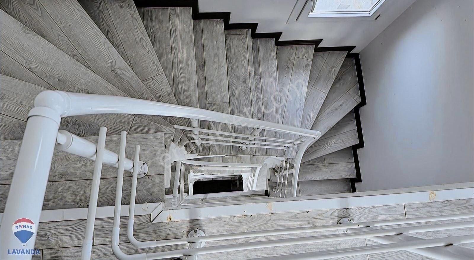 Re/max Lavandadan Nato Limanı Karşısı Deniz Manzaralı Villalar - Görsel 28