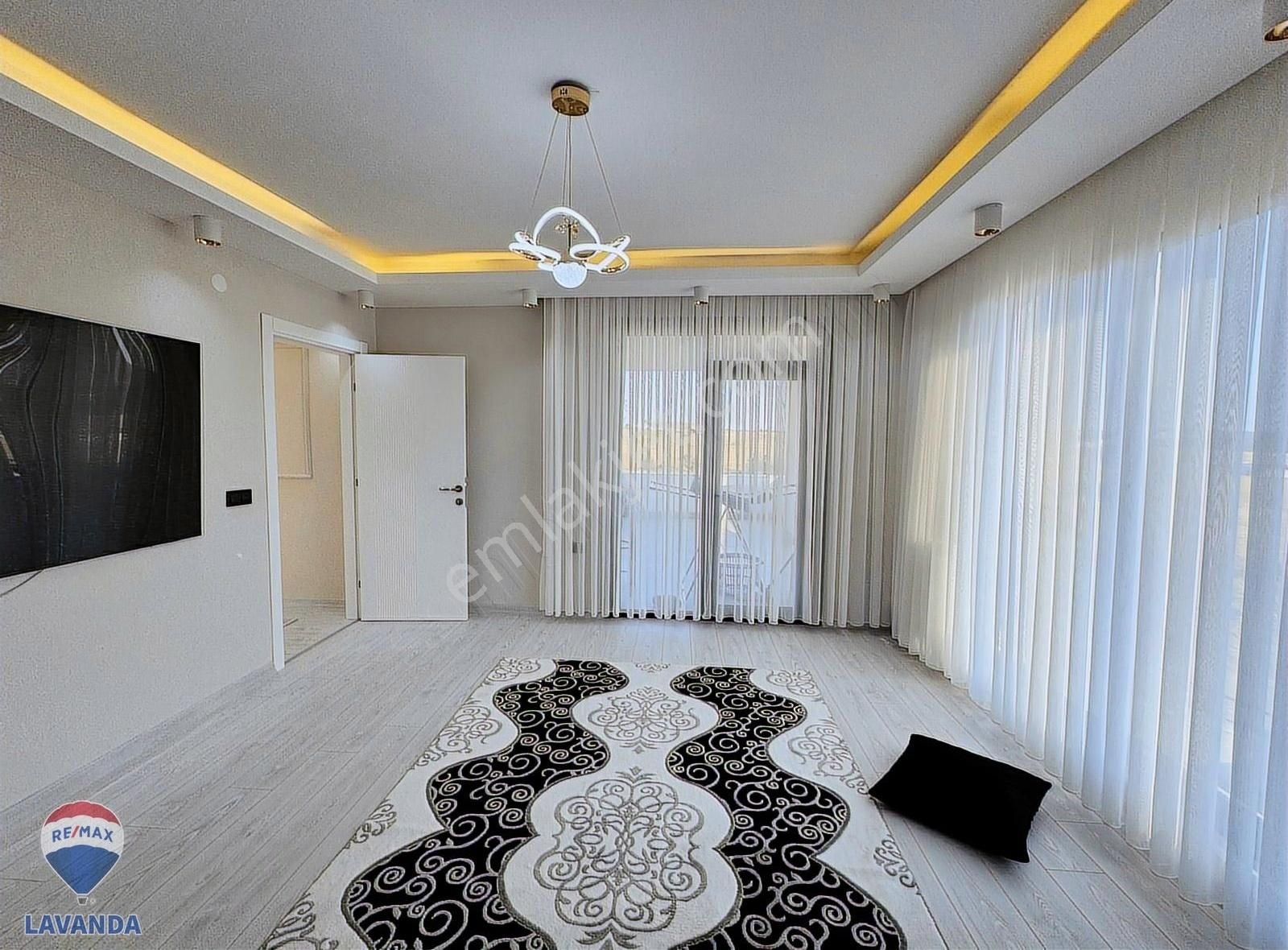 Tekirdağ Çerkezköy Kızılpınarda Sıfır İskanlı 6+2 Müstakil Villa - Görsel 12