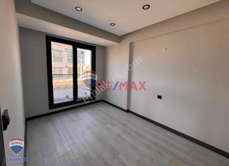 Remax Lavandadan Kiralık 1+1 En Üst Kat Yatay Mimari